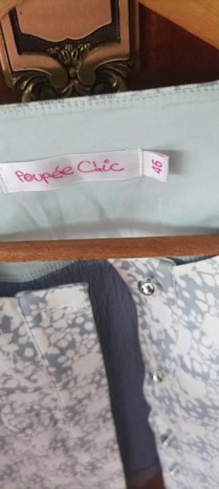 Pantalones estampados grises y blancos