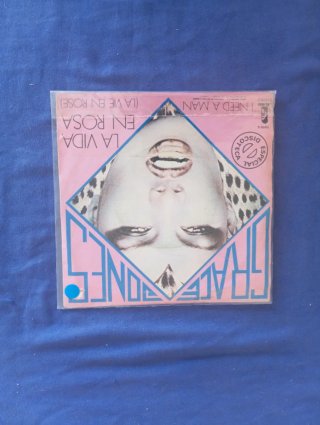 Vinilo Grace Jones - I Need A Man / La Vida En Ros