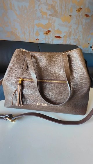 Borsa Guess Chic e versatile marrone