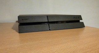 Playstation 1Tb + Comando + FIFA 18
