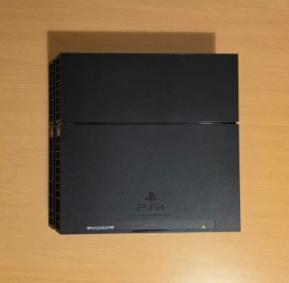 Playstation 1Tb + Comando + FIFA 18