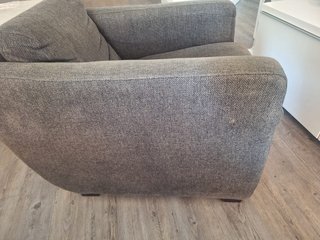 Sillón de diseño Gurian gris tela