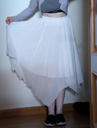 Falda blanca larga