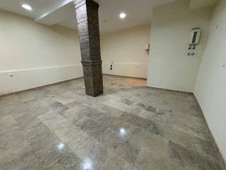 Local en alquiler/venta en Calle Cerón
