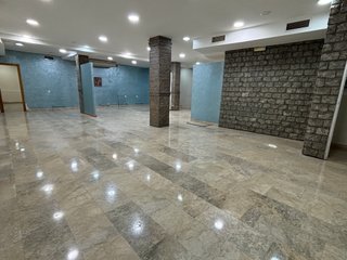 Local en alquiler/venta en Calle Cerón