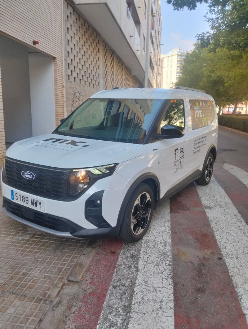 Ford Transit Courier 2024