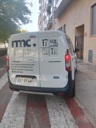 Ford Transit Courier 2024