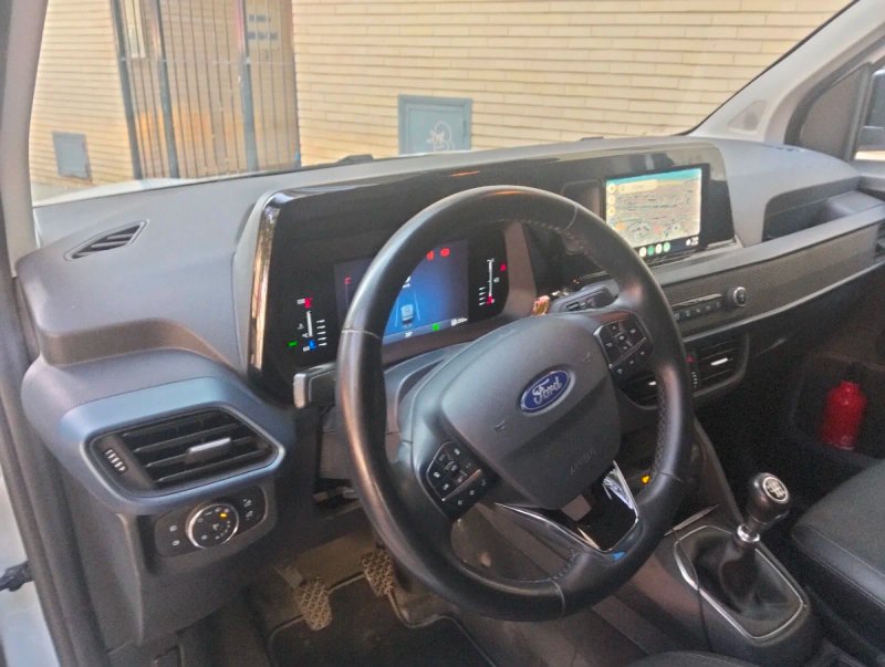 Ford Transit Courier 2024, foto 10