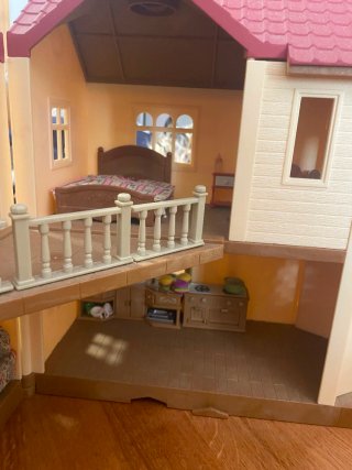 Casa Sylvanian con familia y luz