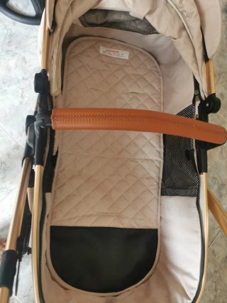 Carrito de bebe con regalo