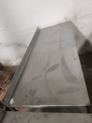 MESA ACERO CON ESTANTE 1.5M MIRA MI PERFIL