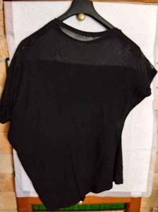 Blusa donna S/M nera con strass taglio asimmetrico