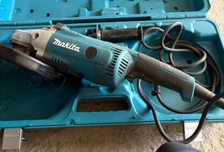Amoladora Makita 230mm