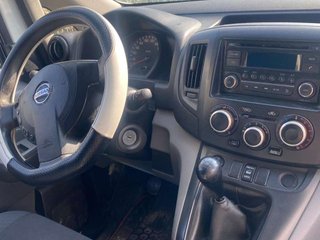 NISSAN nv200