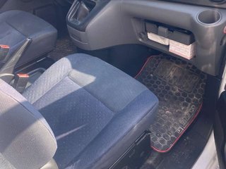 NISSAN nv200