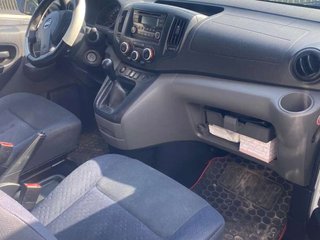 NISSAN nv200