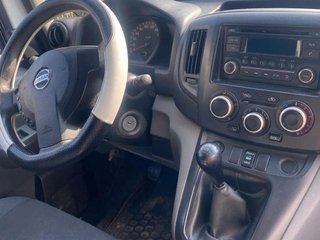 NISSAN nv200