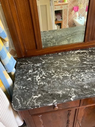 Toilette ciliegio con piano marmo e specchio