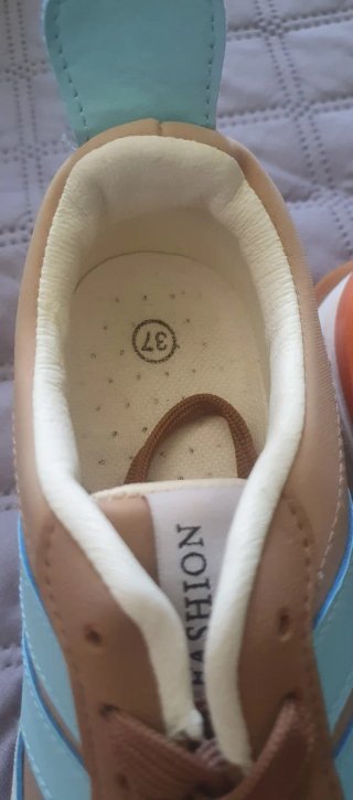 Tenis casual sin estrenar