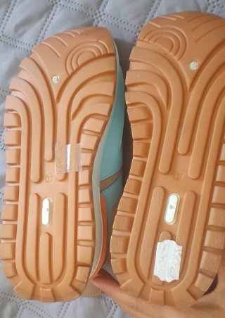 Tenis casual sin estrenar