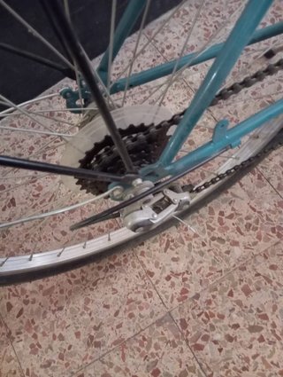 Bicicleta de paseo azul
