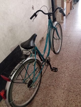 Bicicleta de paseo azul