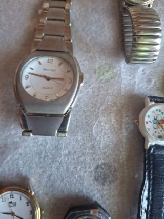 Lotto di 8 orologi per ricambi