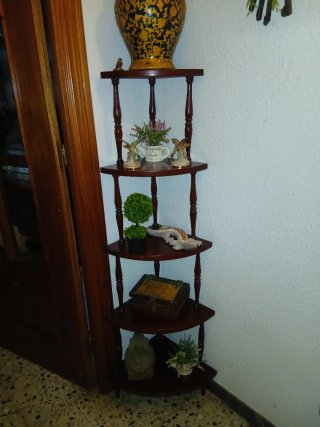 Muebles, espejo, apliques pared,estantería rincone