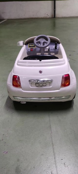 Coche eléctrico infantil Fiat 500 blanco