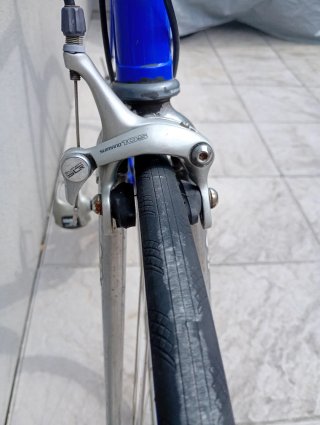 Bicicleta de carretera GIOS azul