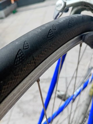 Bicicleta de carretera GIOS azul