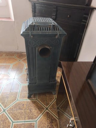 Estufa antigua hierro fundido esmaltado azul