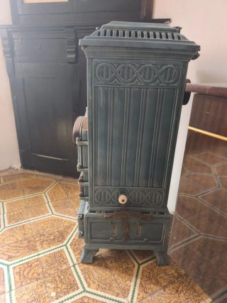 Estufa antigua hierro fundido esmaltado azul