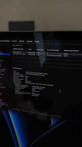 MacBookPro 16 i9 / 32GB RAM / 1TB SSD / Radeon 8GB