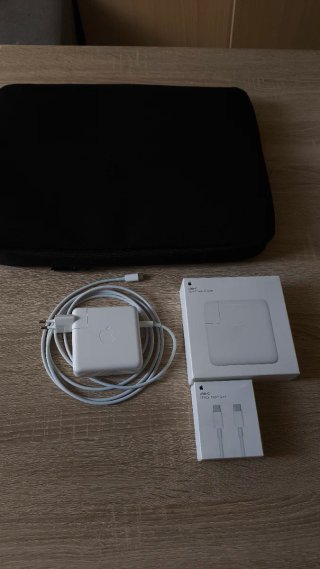 MacBookPro 16 i9 / 32GB RAM / 1TB SSD / Radeon 8GB