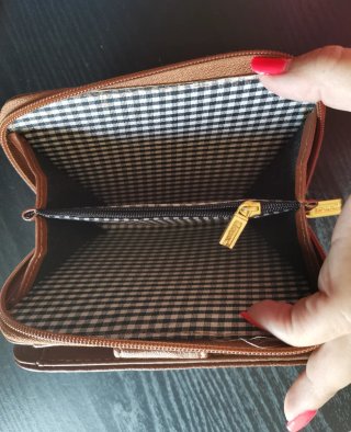 Carteira LIONER castanha com fecho dourado
