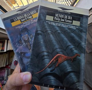 Lote 2 libros Ciencia Ficción (Etiqueta Futura)