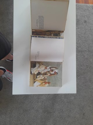 Sagrada biblia y tomos de Juan Pablo II