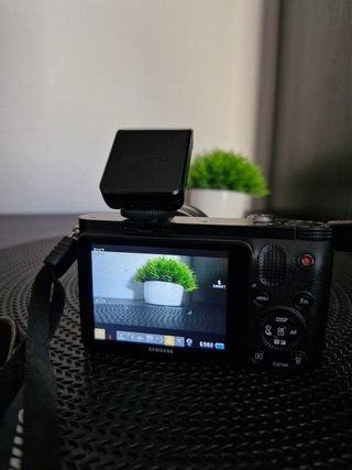 Samsung NX1000 + Lente 20-50mm