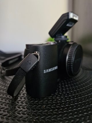 Samsung NX1000 + Lente 20-50mm