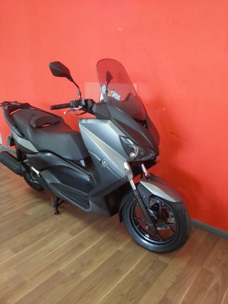 YAMAHA XMAX 125C.C