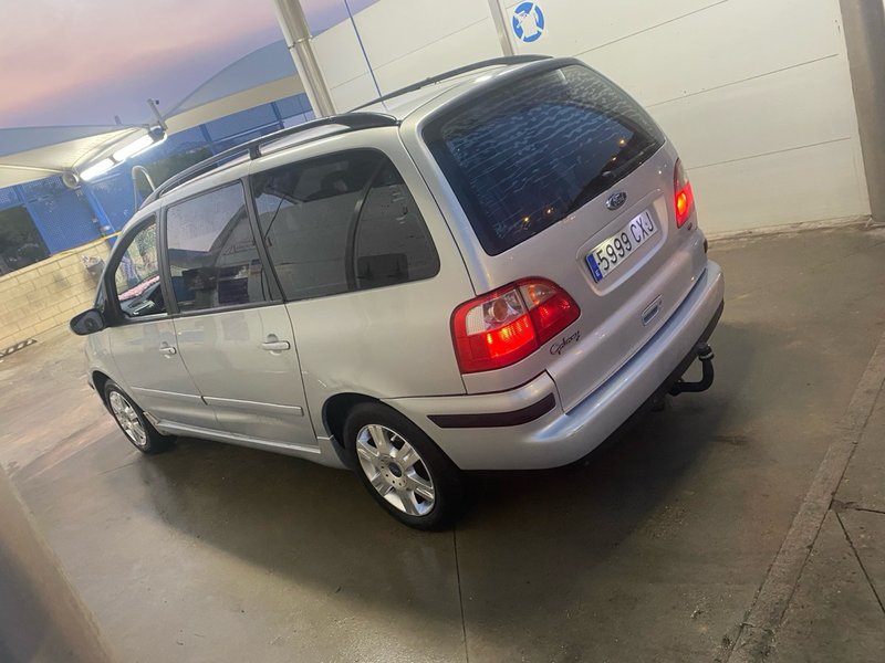 Ford Galaxy 2005 - foto 1
