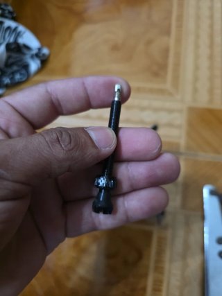 Válvulas Tubeless y Medidor