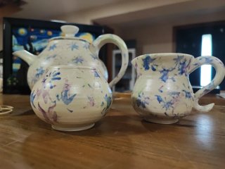 Bonito juego de té/café de artesanía.