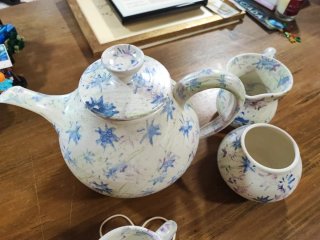 Bonito juego de té/café de artesanía.