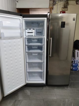 Pack de frigorífico y Congelador Samsung 180x60cm