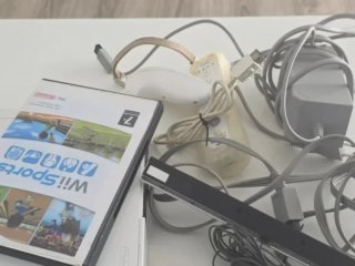 Nintendo Wii + Cables + 2 Juegos