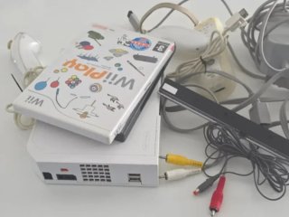 Nintendo Wii + Cables + 2 Juegos