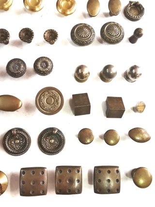 111 tiradores variados antiguos de bronce