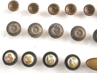 111 tiradores variados antiguos de bronce